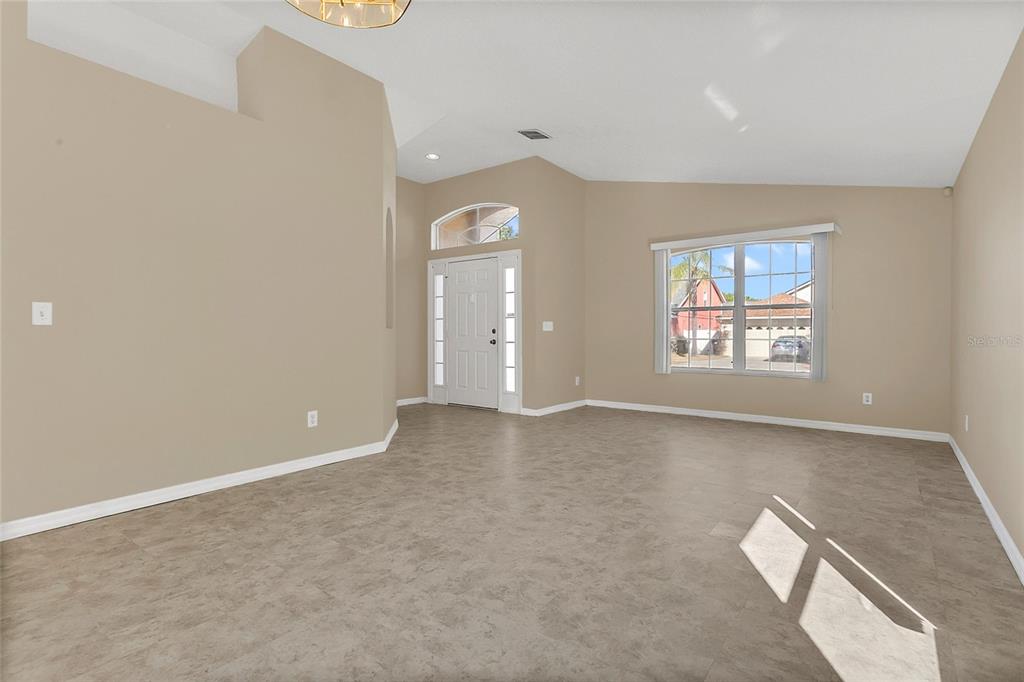 11030 Rouse Run Circle Orlando, FL 32817 - Photo 3 of 29