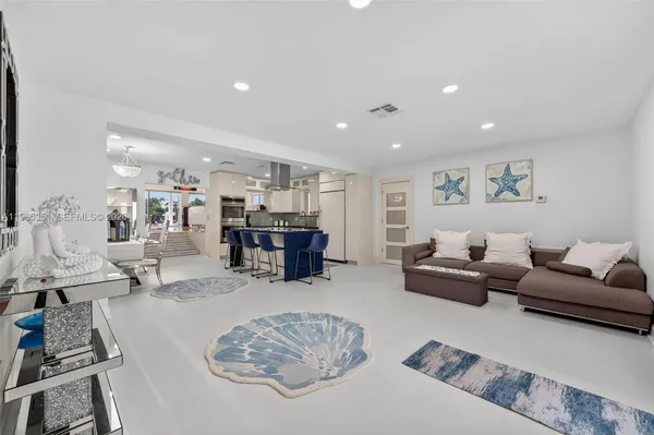 $3,500,000 | 317 South Riverside Drive, Pompano Beach, FL 33062