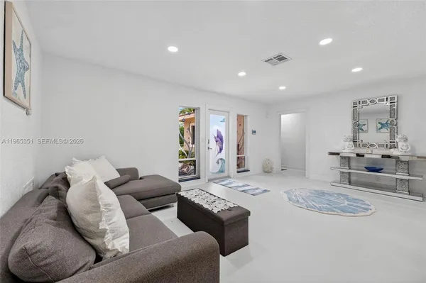 $3,500,000 | 317 South Riverside Drive, Pompano Beach, FL 33062