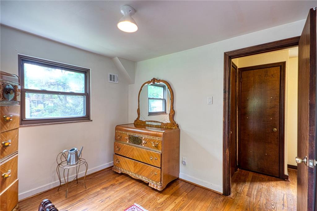 248 Cascade Road Pittsburgh, PA 15221 - Photo 20 of 23 Gallery Image 20