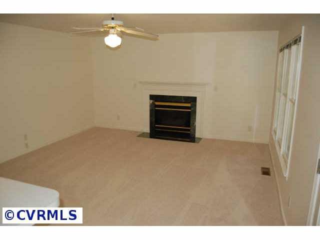 11905 Taplow Road Midlothian, VA 23112 - Photo 5 of 10 a view of a kitchen