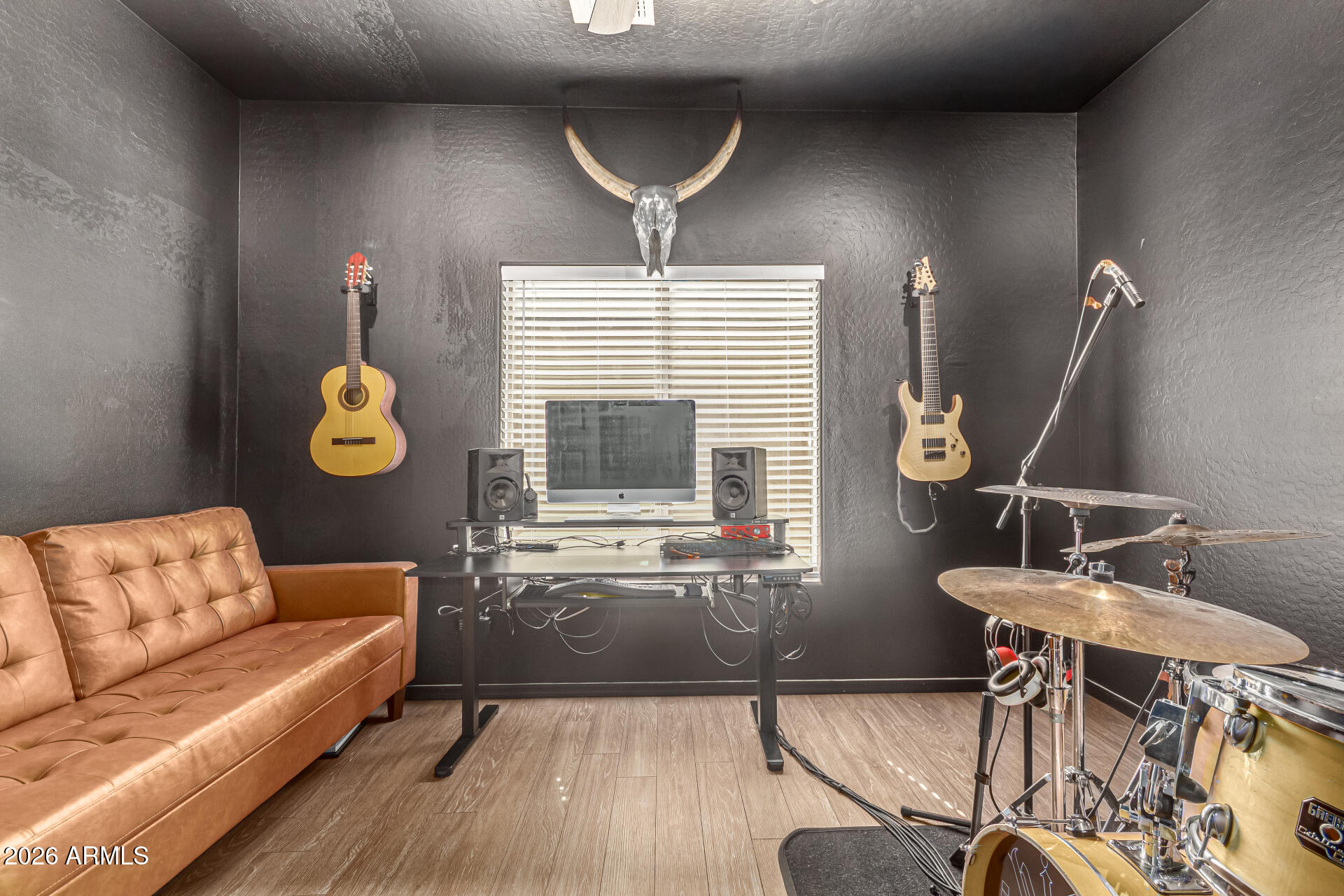 6009 South 15th Drive Phoenix, AZ 85041 - Photo 11 of 32 28 - 15th