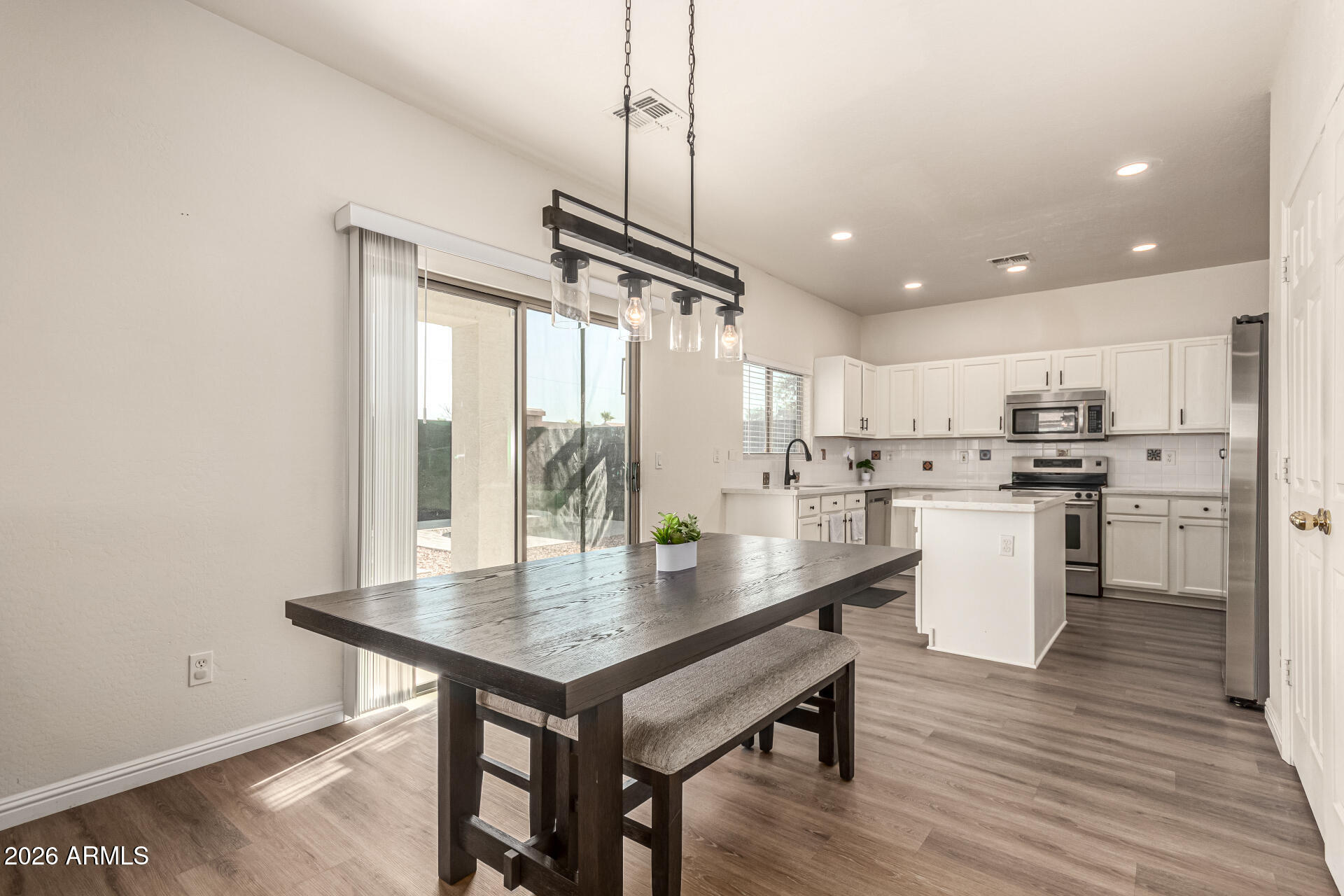 6009 South 15th Drive Phoenix, AZ 85041 - Photo 7 of 32 9 - 15th