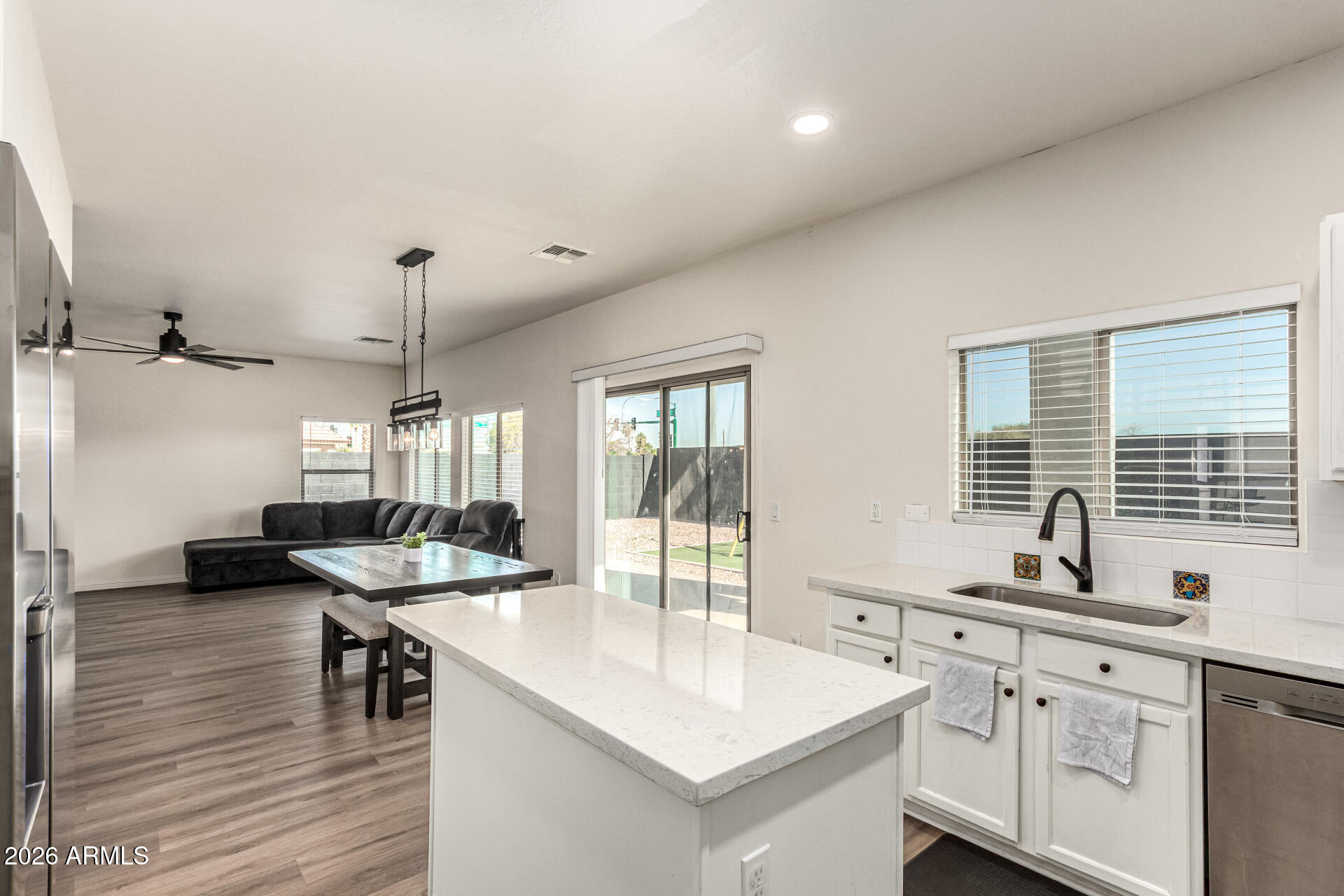 6009 South 15th Drive Phoenix, AZ 85041 - Photo 8 of 32 12 - 15th