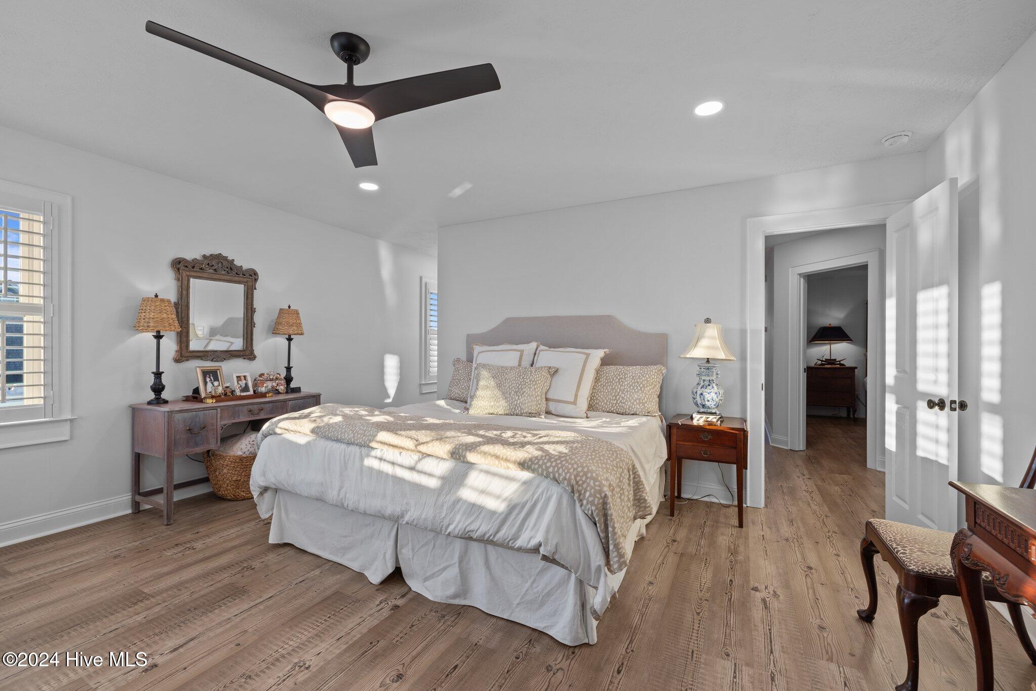 2006 Shepard Street Morehead City, NC 28557 - Photo 22 of 44 Primary Upstairs Suite