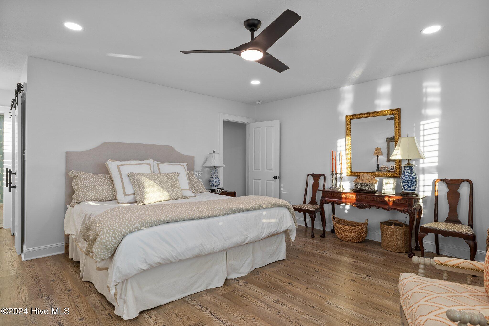 2006 Shepard Street Morehead City, NC 28557 - Photo 23 of 44 Primary Upstairs Suite