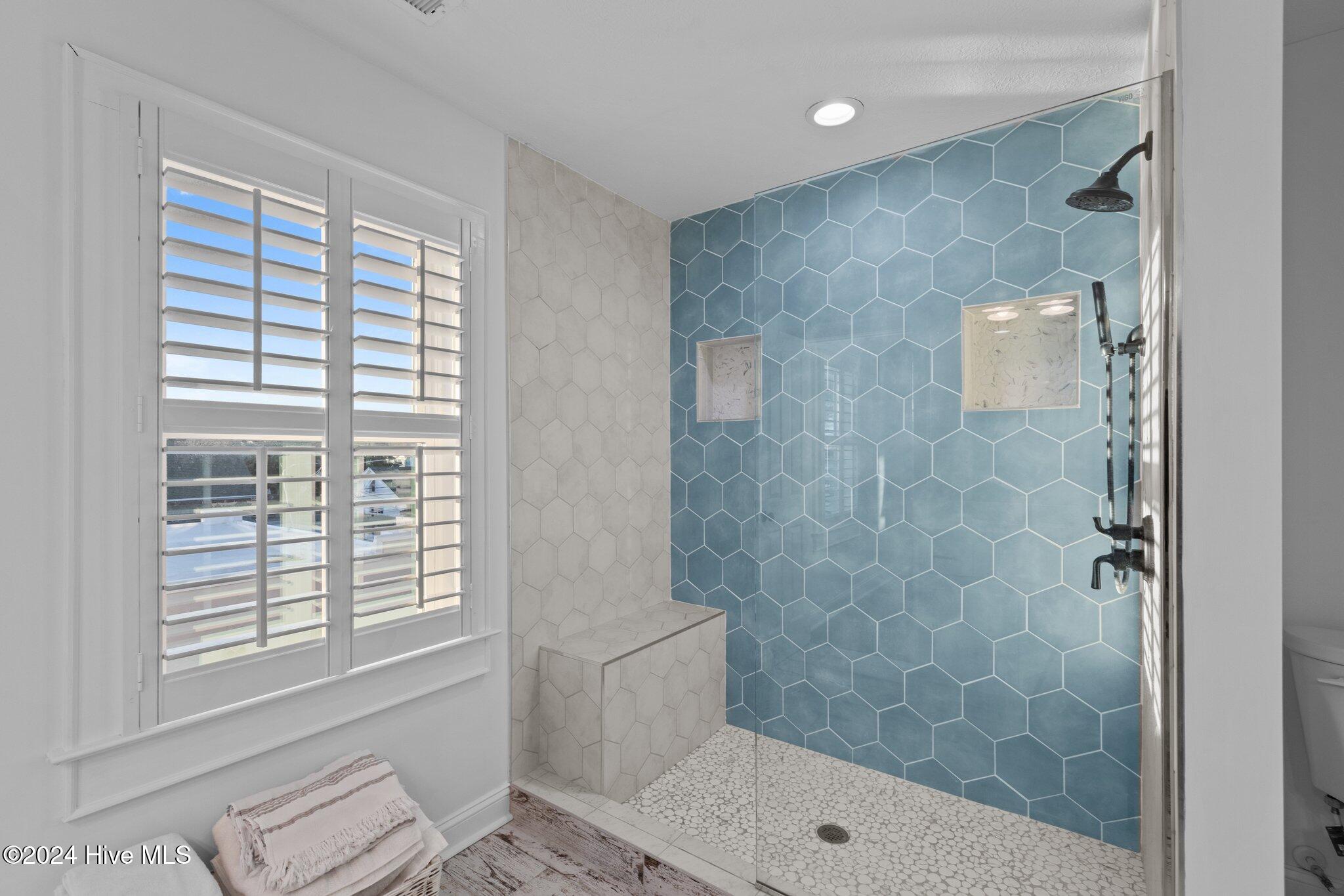 2006 Shepard Street Morehead City, NC 28557 - Photo 24 of 44 Primary Upstairs Suite