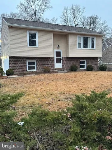 $2,400 | 309 Maden Street, Fredericksburg, VA 22407