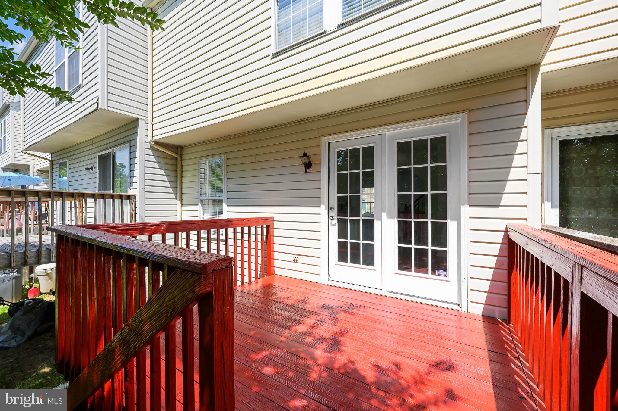 22 Hibiscus Drive Newark, DE 19702 - Photo 23 of 25 Newly stained deck