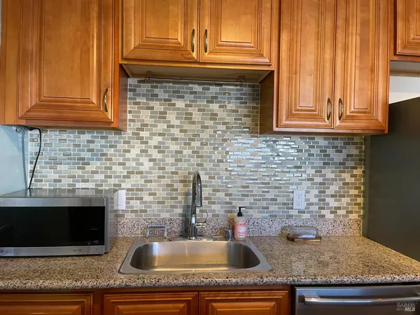 $335,000 | 1 Embarcadero West, Unit 355, Oakland, CA 94607