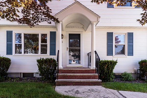 21 Colonial Road Woburn, MA 01801 - Photo 1 of 29