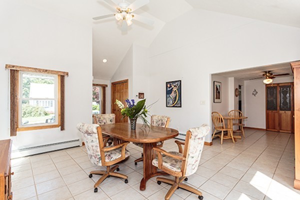 21 Colonial Road Woburn, MA 01801 - Photo 4 of 29