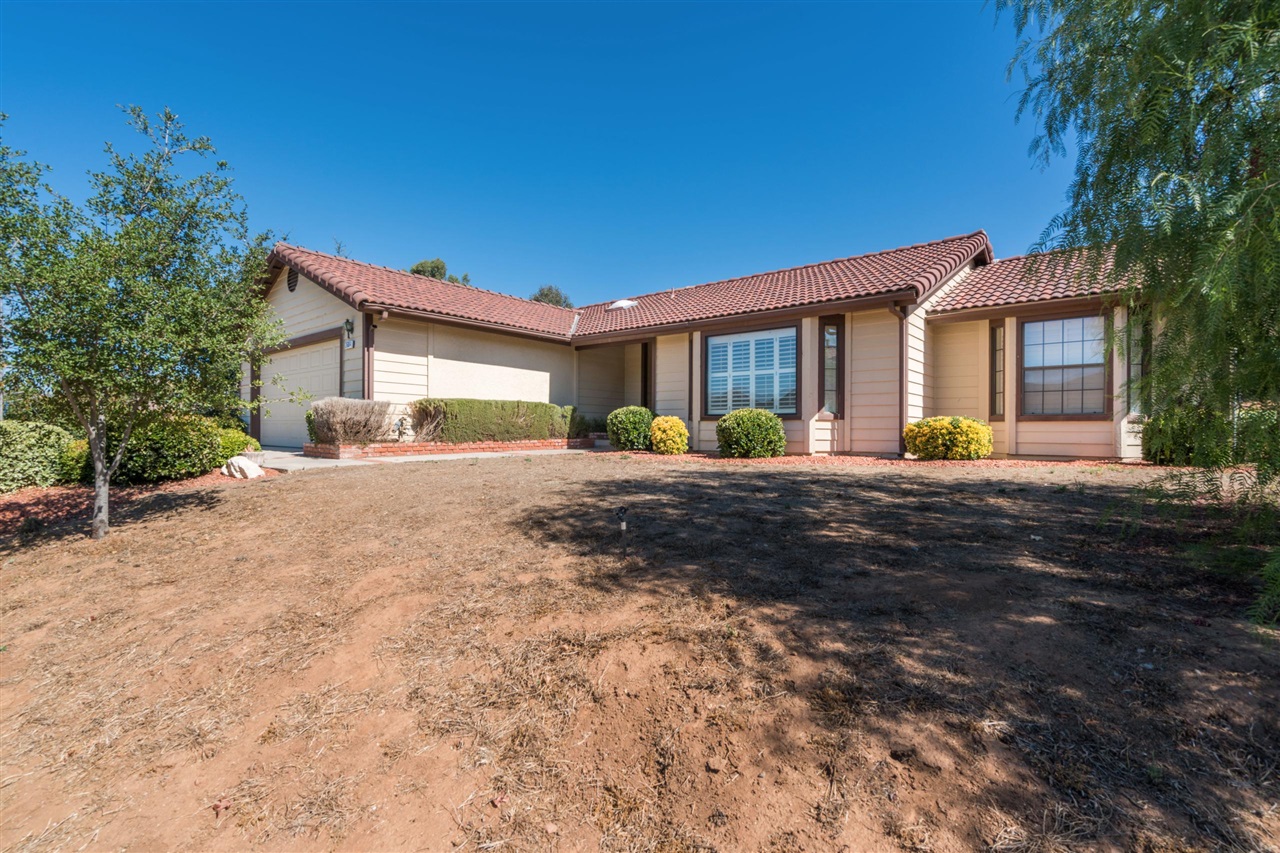 26004 Matlin Road Ramona, CA 92065 - Photo 3 of 25 Gallery Image 3