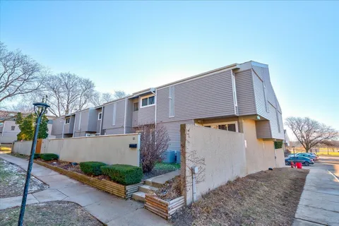 $240,000 | 521 East Bluff, Madison, WI 53704