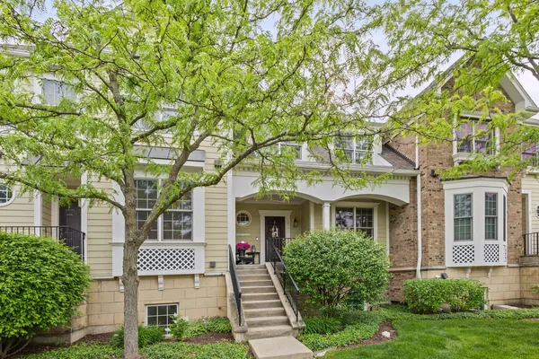 $515,000 | 1907 Lynn Circle, Libertyville, IL 60048