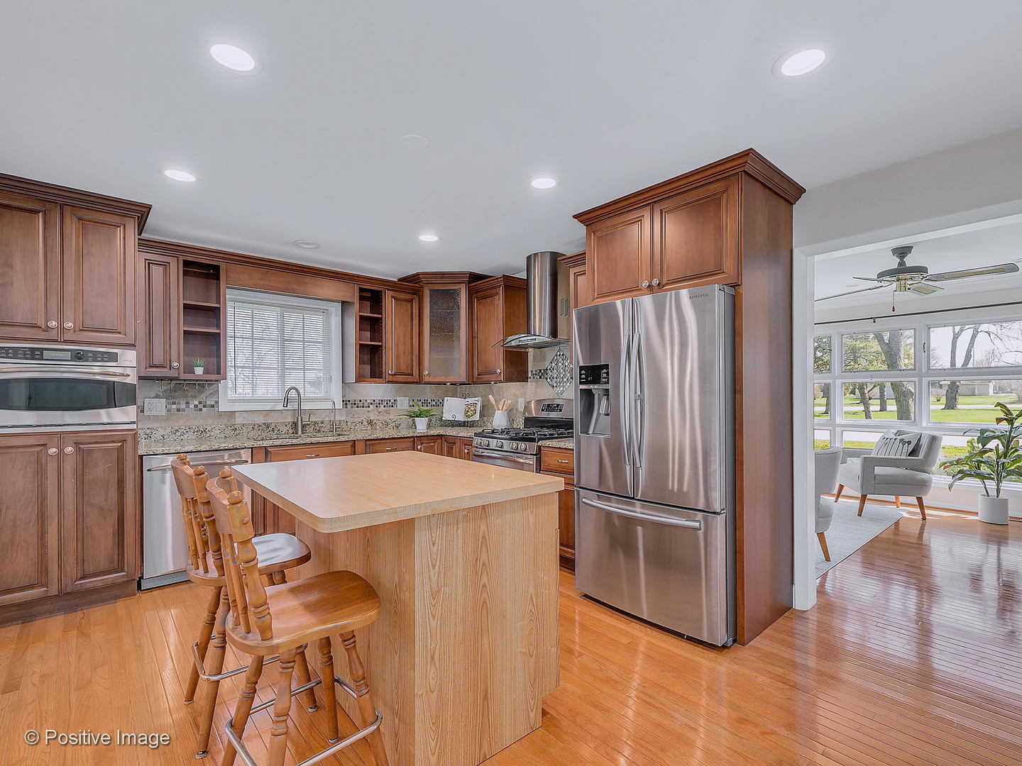 N730 Delano Street Wheaton, IL 60187 - Photo 6 of 34