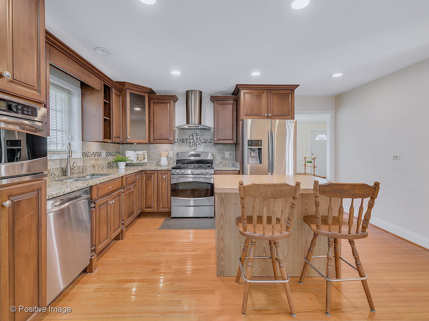 N730 Delano Street Wheaton, IL 60187 - Photo 9 of 34