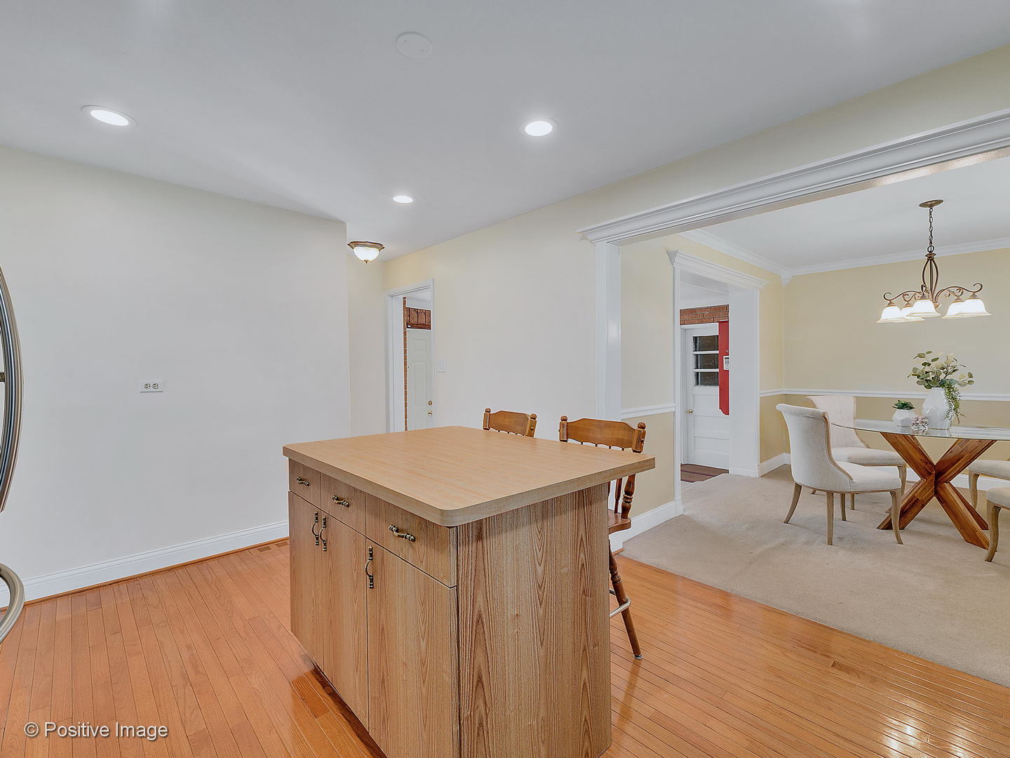 N730 Delano Street Wheaton, IL 60187 - Photo 10 of 34