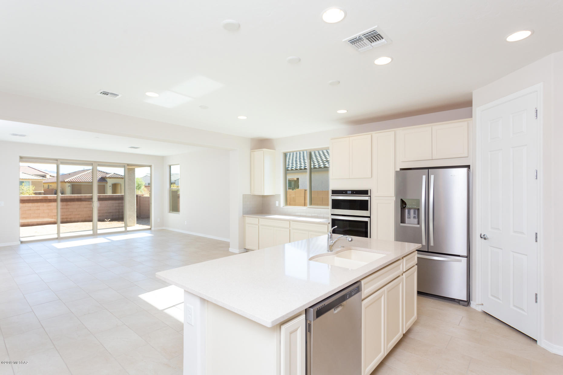 11908 North Raphael Way Tucson, AZ 85742 - Photo 4 of 20