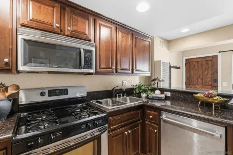 $429,000 | 3927 Nobel Drive, Unit 39, San Diego, CA 92122