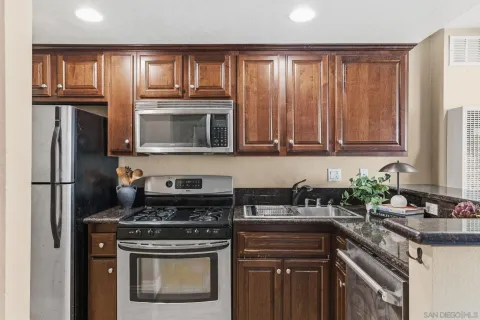 $429,000 | 3927 Nobel Drive, Unit 39, San Diego, CA 92122