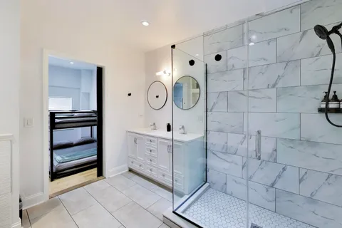 $1,500,000 | 815 North Milwaukee Avenue, Chicago, IL 60642