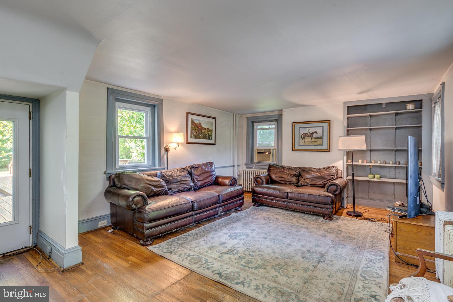 660 South Church Street Mount Laurel, NJ 08054 - Photo 20 of 55 a living room with furniture and a window