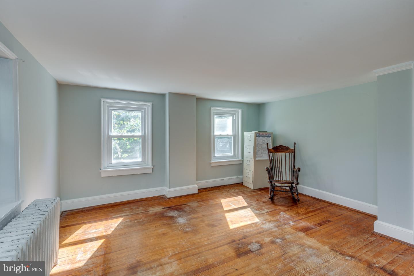 660 South Church Street Mount Laurel, NJ 08054 - Photo 40 of 55 a view of a livingroom with a workspace