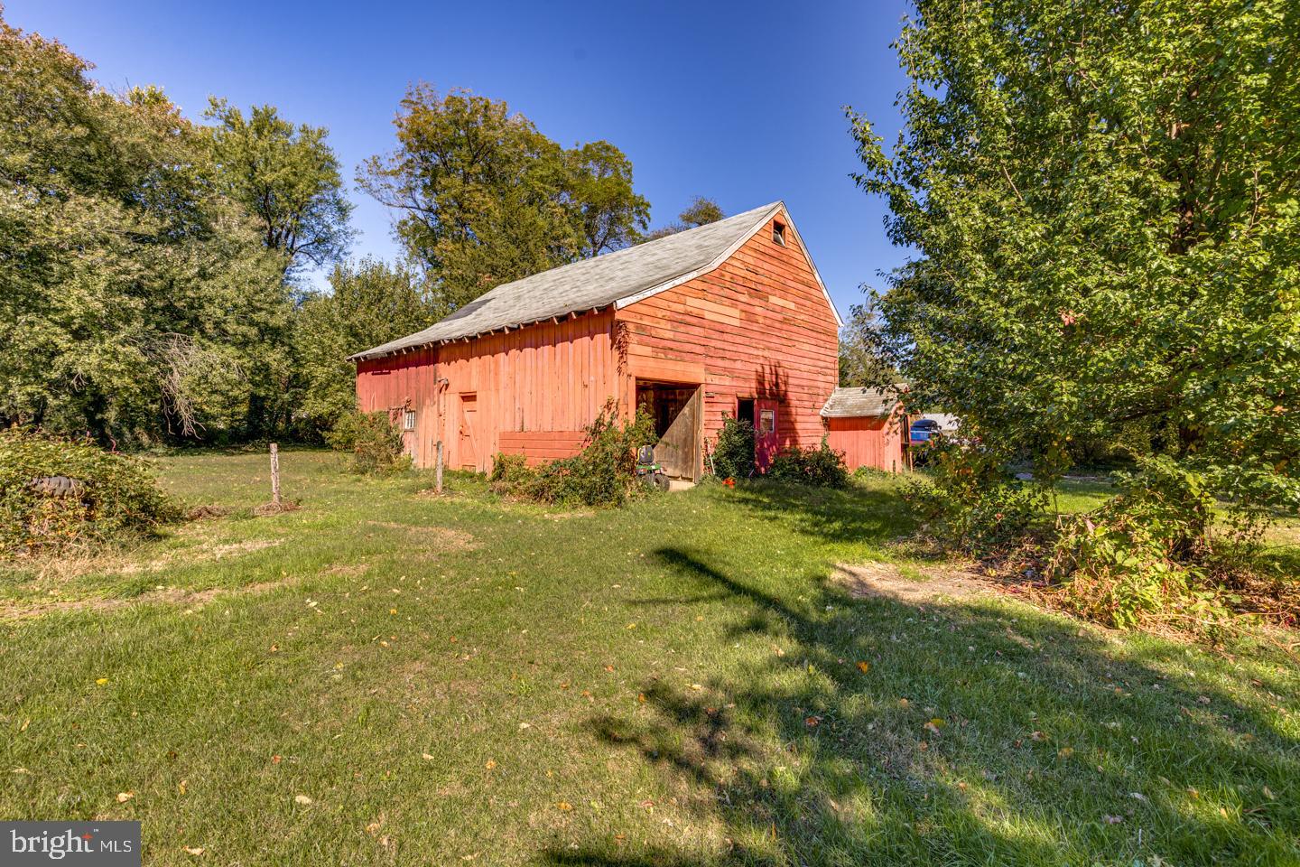 660 South Church Street Mount Laurel, NJ 08054 - Photo 46 of 55 a view of backyard of house and green space