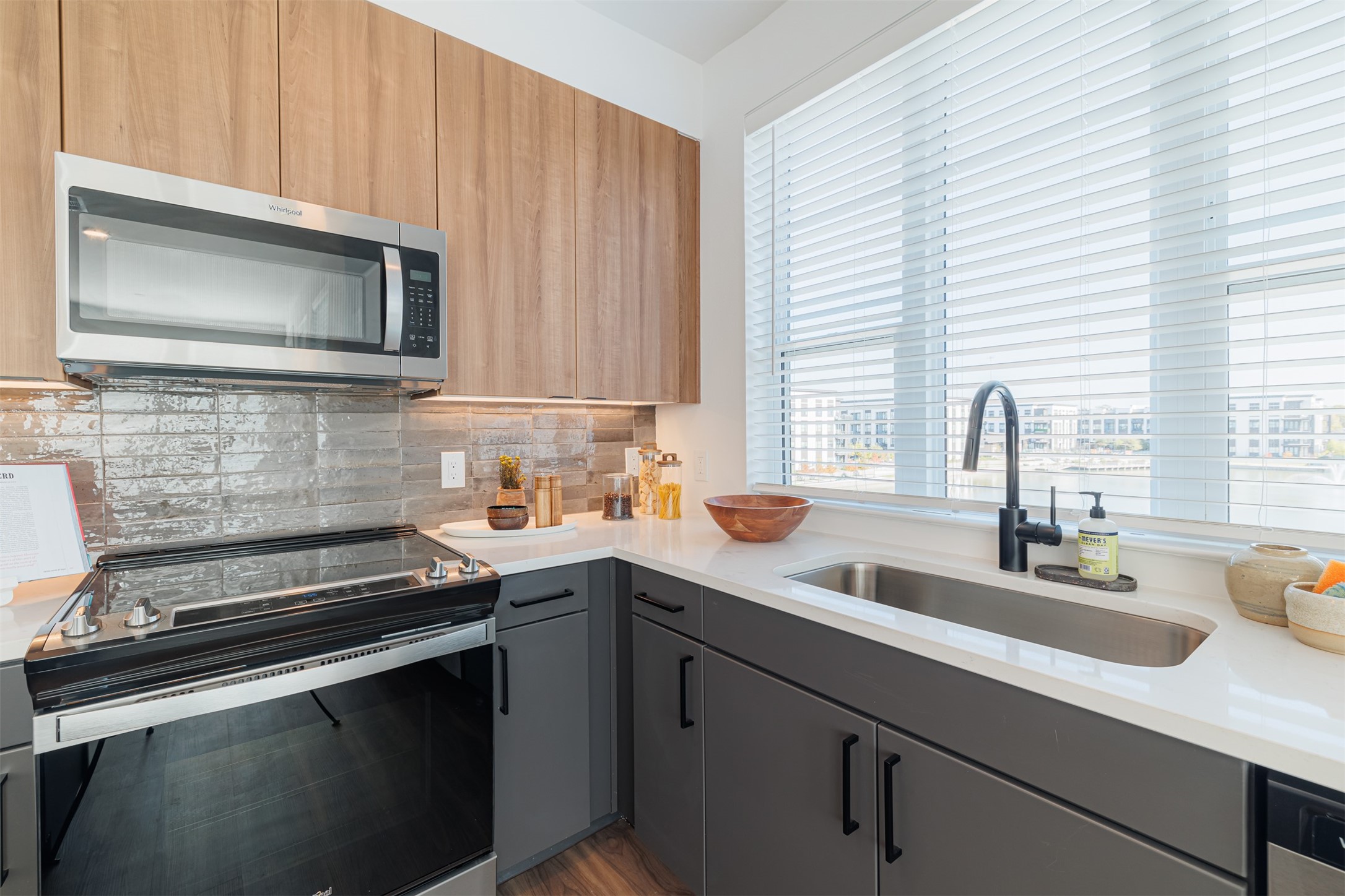 10505 Deerwood Road, Unit 446 Houston, TX 77042 - Photo 9 of 20