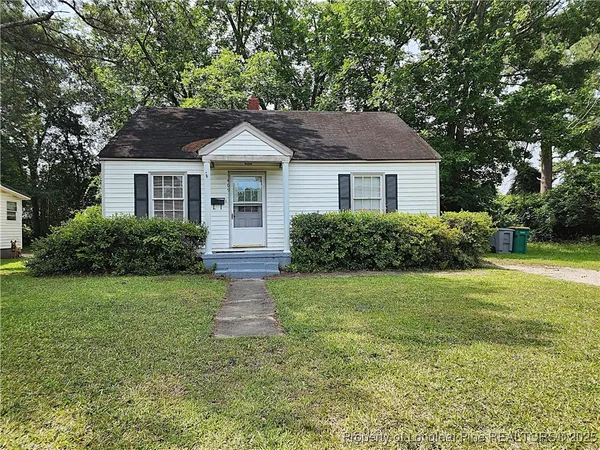 $950 | 409 West 19th Street, Lumberton, NC 28358