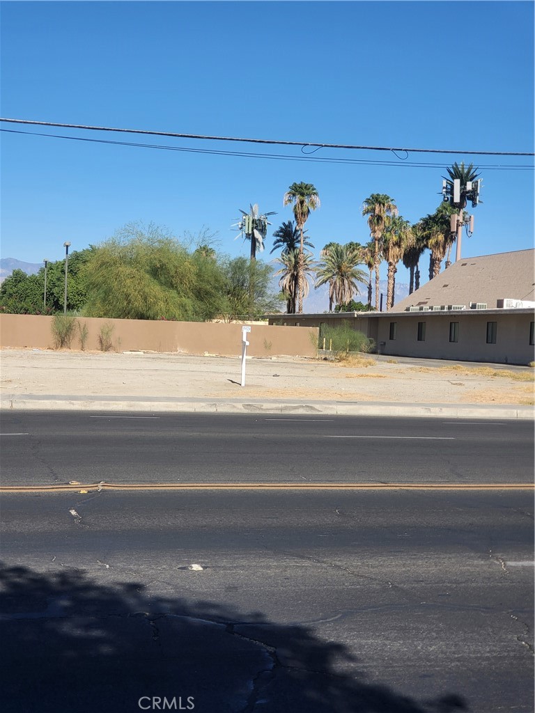 47797 Monroe Street Indio, CA 92201 - Photo 3 of 12 a view of a room