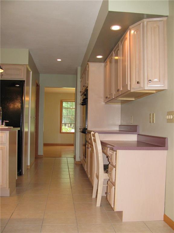 161 Donation Road Greenville, PA 16125 - Photo 14 of 25 DESK SPOT IN KITCHEN TO STAY ORGANIZED