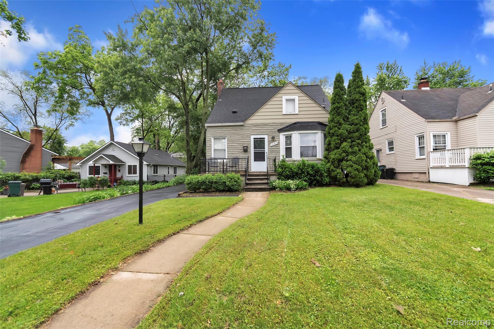 1889 Harvard Road Berkley, MI 48072 - Photo 2 of 42 1889-Harvard-Rd-Berkley-MI-windowstill-3.jpg