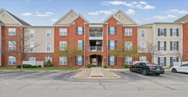 $154,900 | 1901 North Lincoln Avenue, Unit 105, Urbana, IL 61801