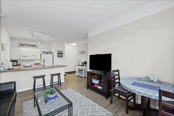 $154,900 | 1901 North Lincoln Avenue, Unit 105, Urbana, IL 61801