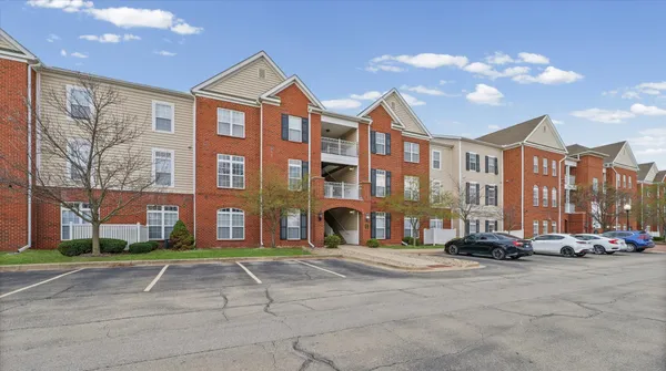 $154,900 | 1901 North Lincoln Avenue, Unit 105, Urbana, IL 61801