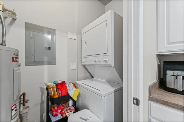 $154,900 | 1901 North Lincoln Avenue, Unit 105, Urbana, IL 61801