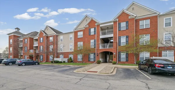 $154,900 | 1901 North Lincoln Avenue, Unit 105, Urbana, IL 61801