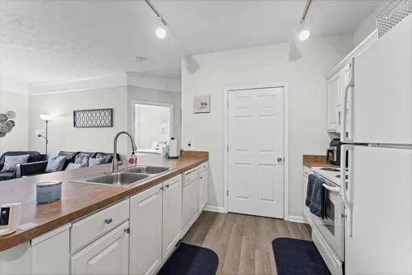 $154,900 | 1901 North Lincoln Avenue, Unit 105, Urbana, IL 61801