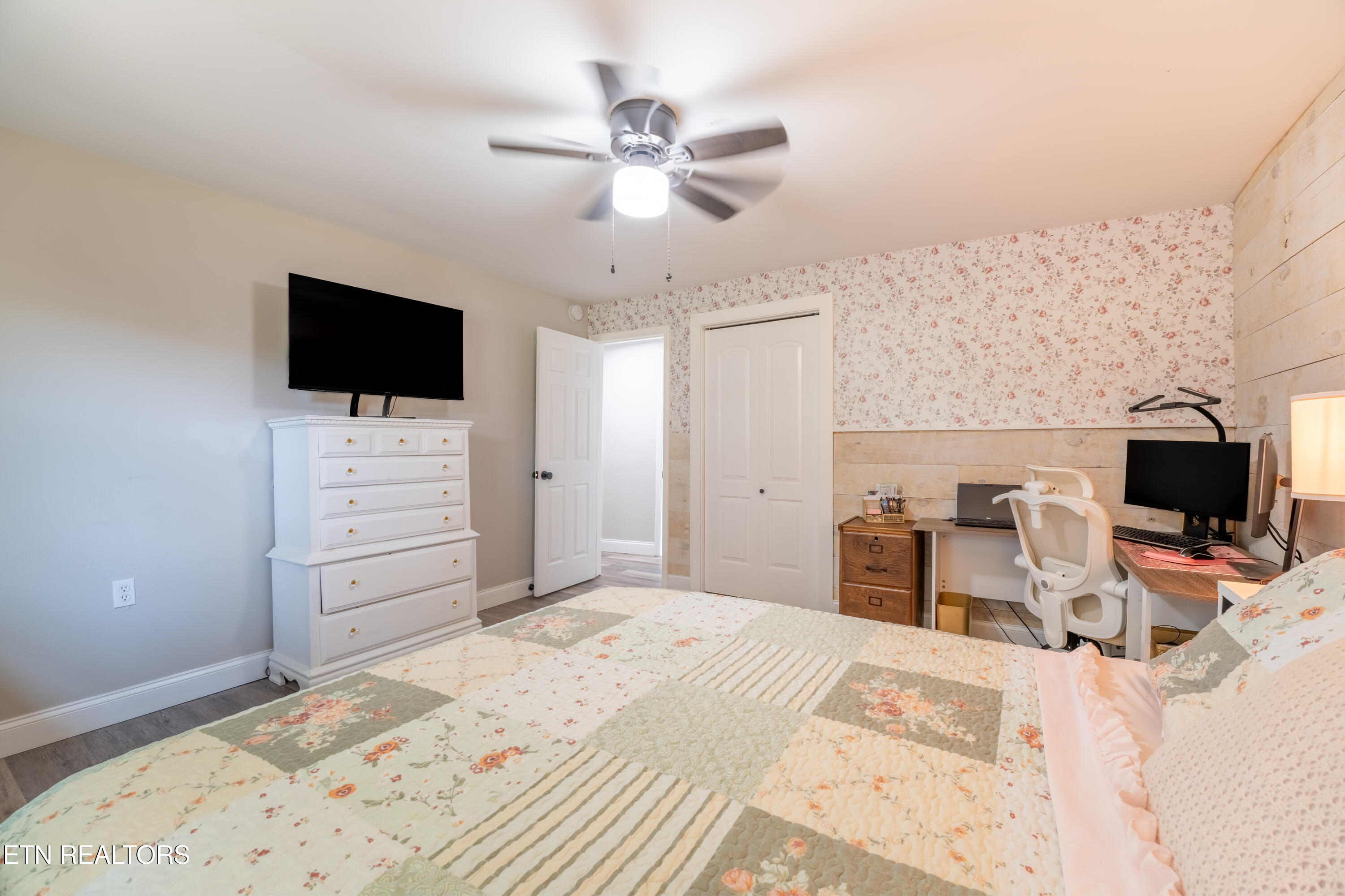 109 Rostron Lane Clinton, TN 37716 - Photo 15 of 36 15