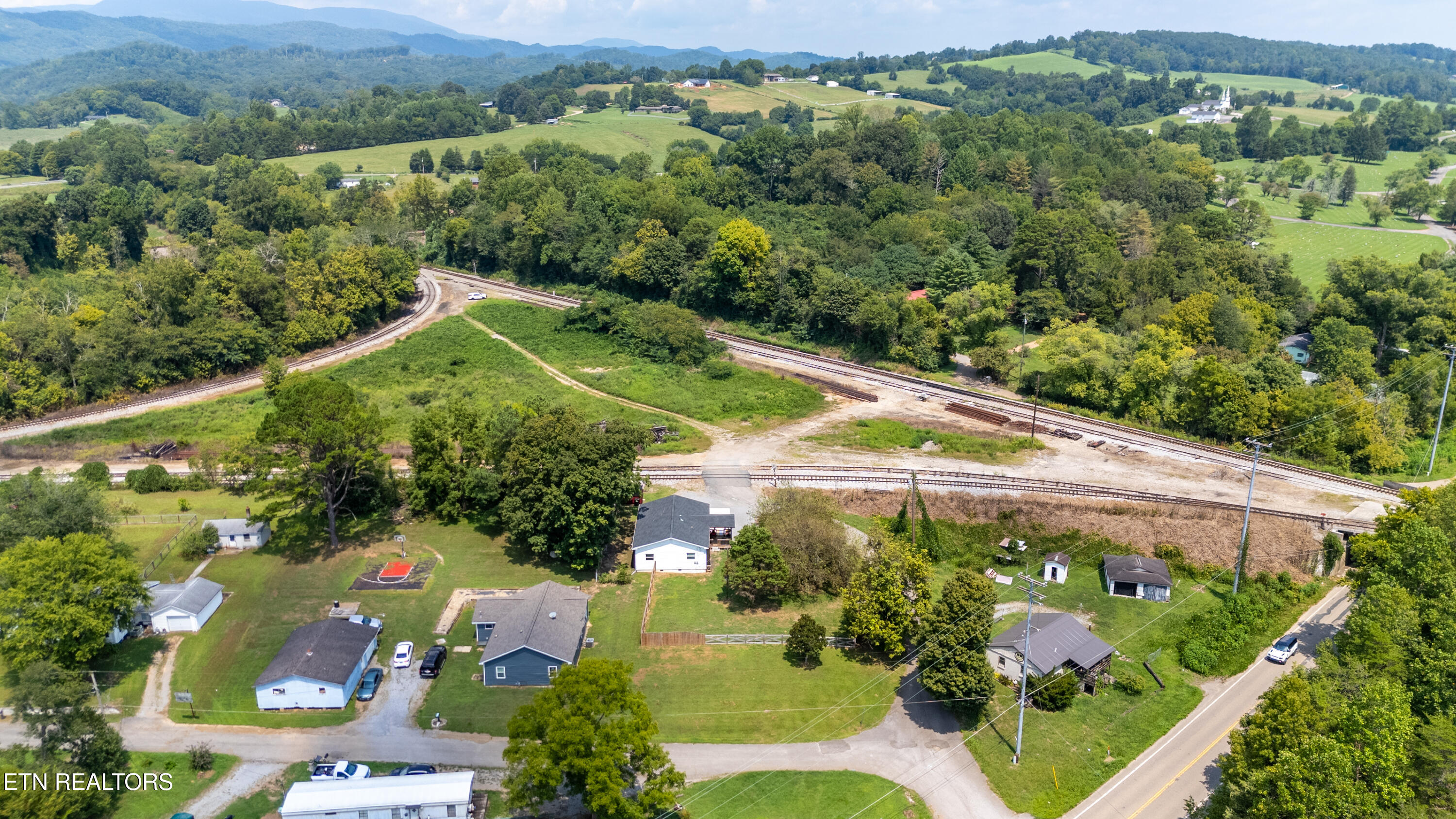 109 Rostron Lane Clinton, TN 37716 - Photo 31 of 36 31