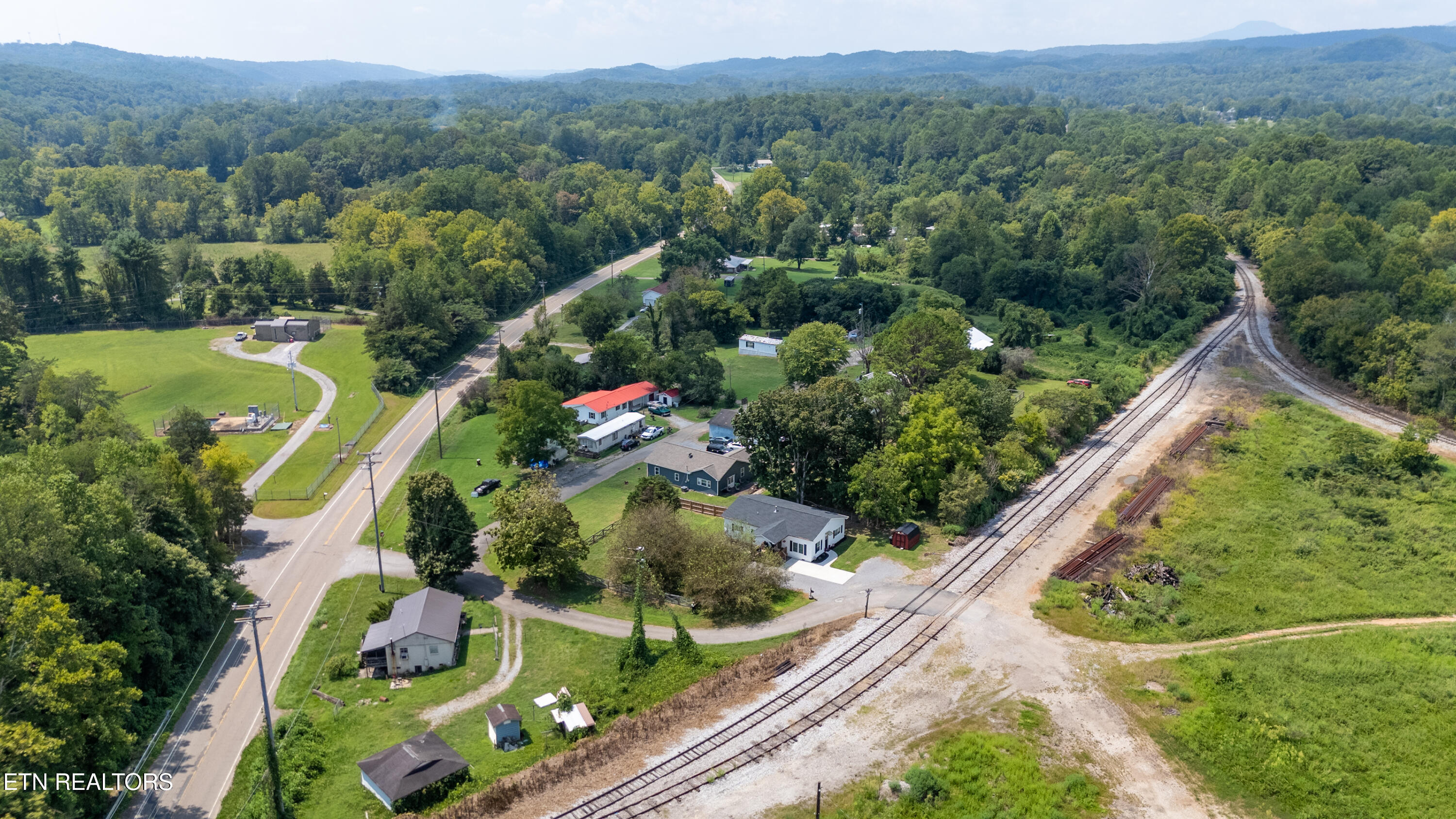 109 Rostron Lane Clinton, TN 37716 - Photo 32 of 36 32