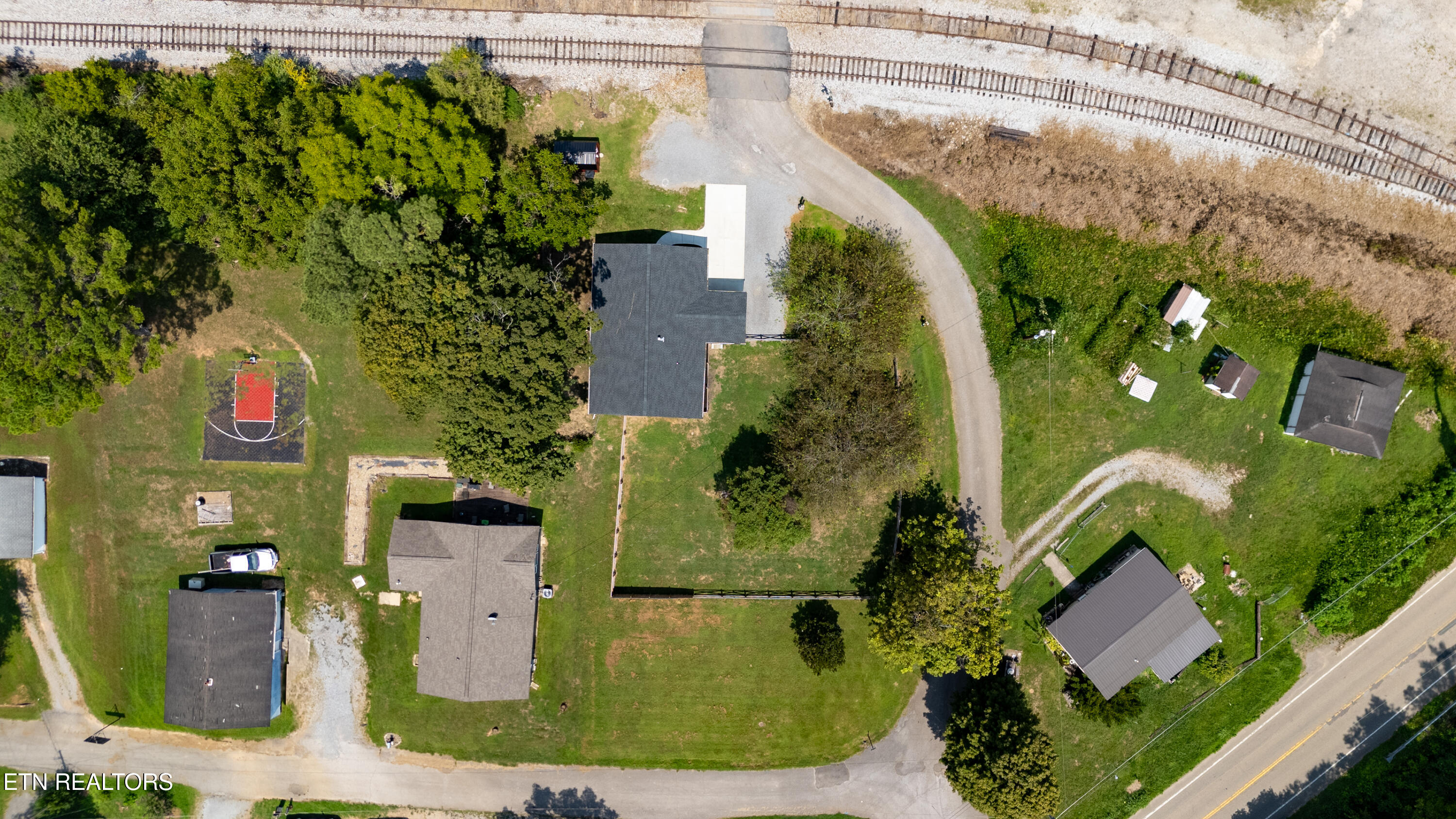 109 Rostron Lane Clinton, TN 37716 - Photo 35 of 36 35
