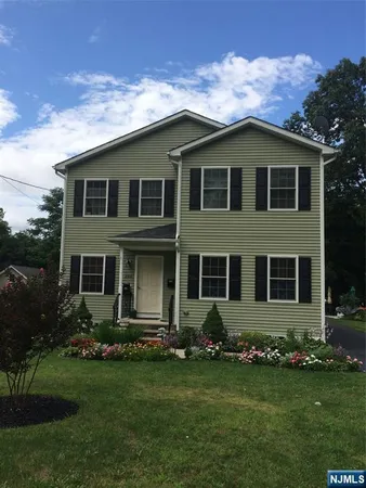 $3,500 | 260 Edwards Street, Unit B, Ridgewood, NJ 07450