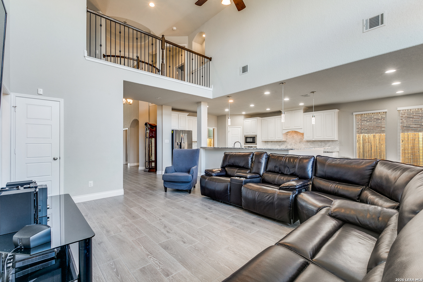 331 Ricadonna San Antonio, TX 78253 - Photo 6 of 28 a living room with furniture and kitchen view