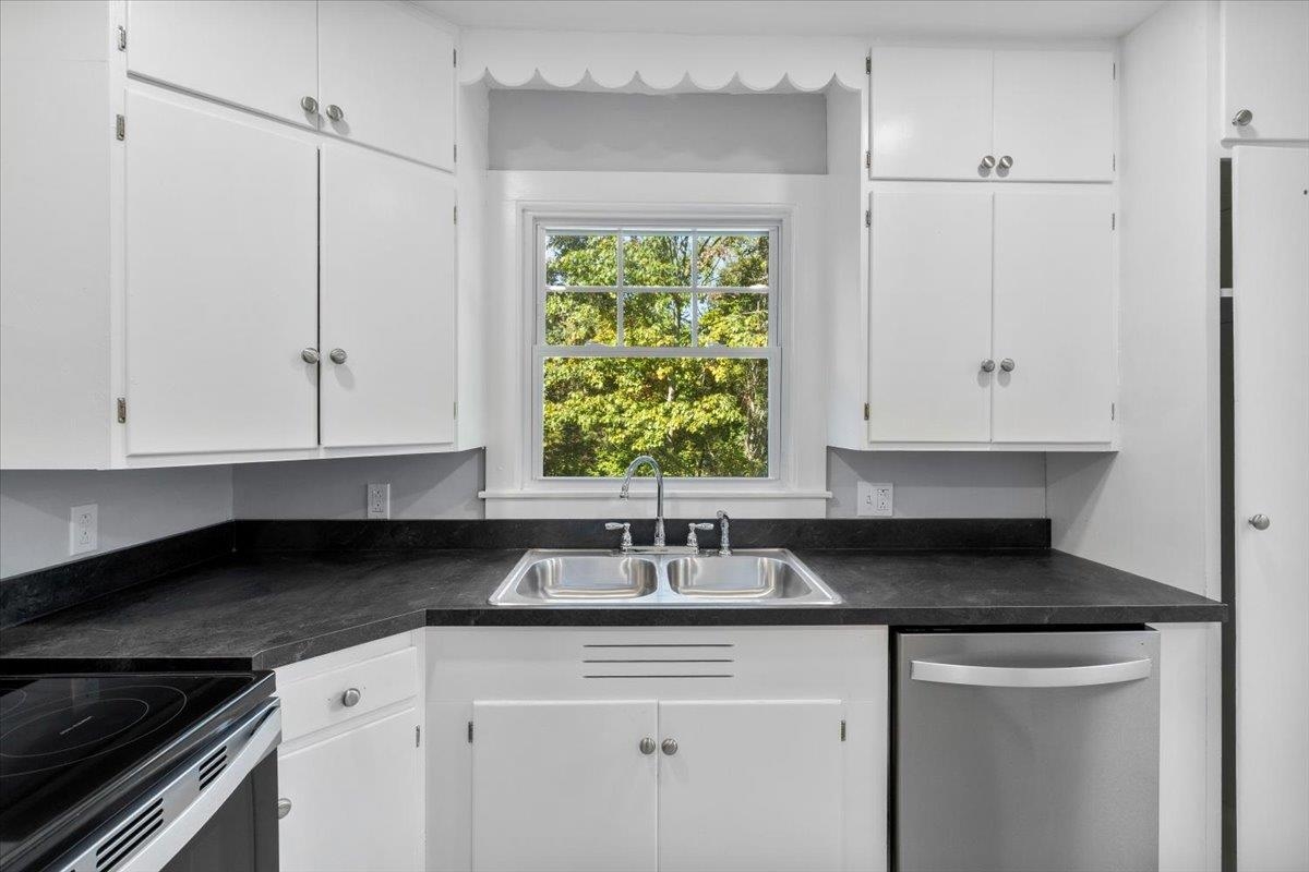 89 Merson Street Bennington, VT 05201 - Photo 19 of 31