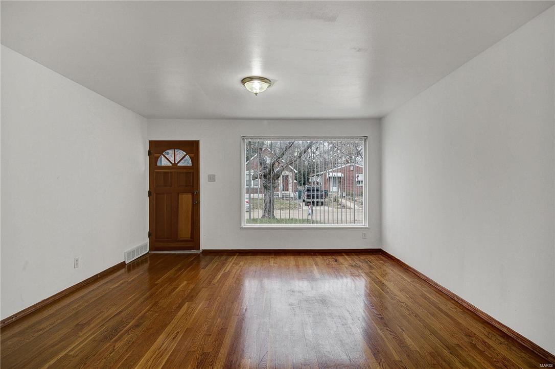 7316 Sharp Avenue St. Louis, MO 63116 - Photo 4 of 23