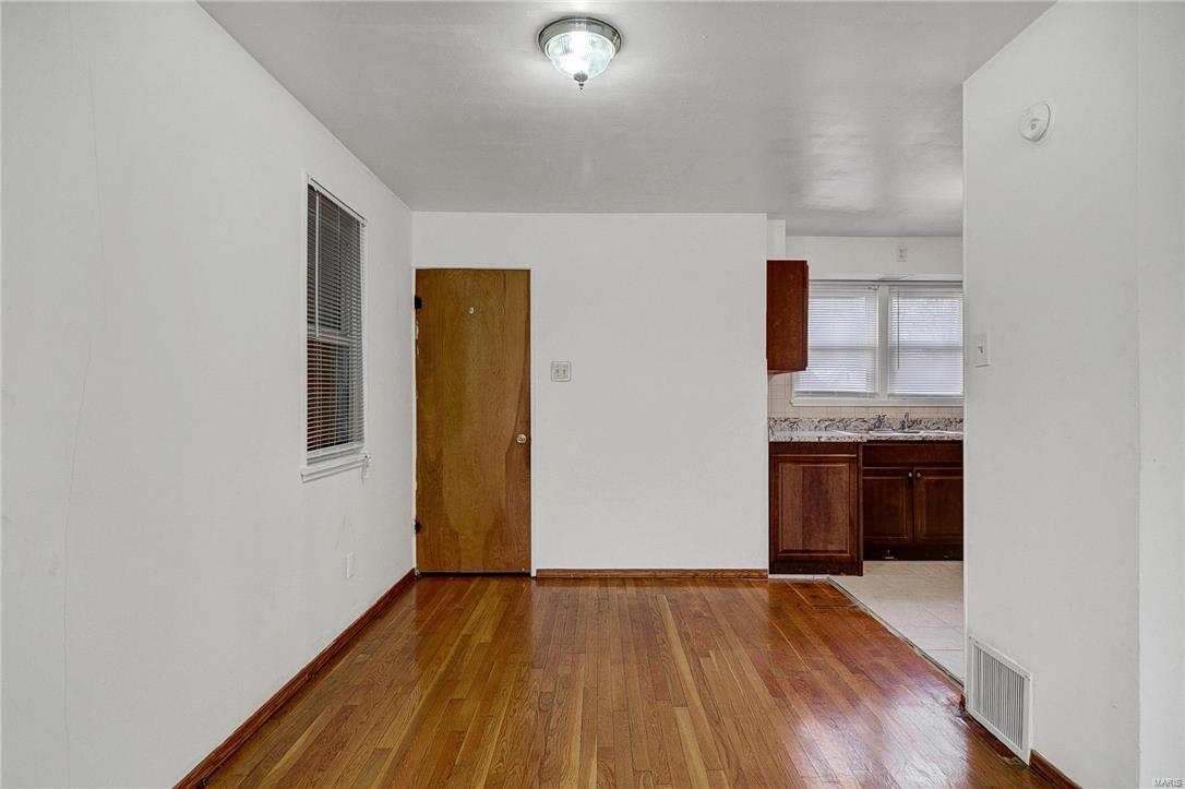 7316 Sharp Avenue St. Louis, MO 63116 - Photo 8 of 23