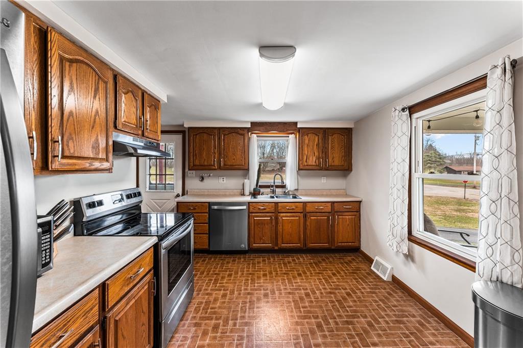 956 Cleland Mill Road New Castle, PA 16102 - Photo 6 of 10 Gallery Image 6
